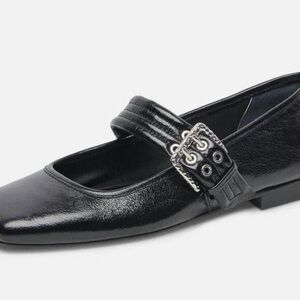 Dolce Vita Aurora Flats